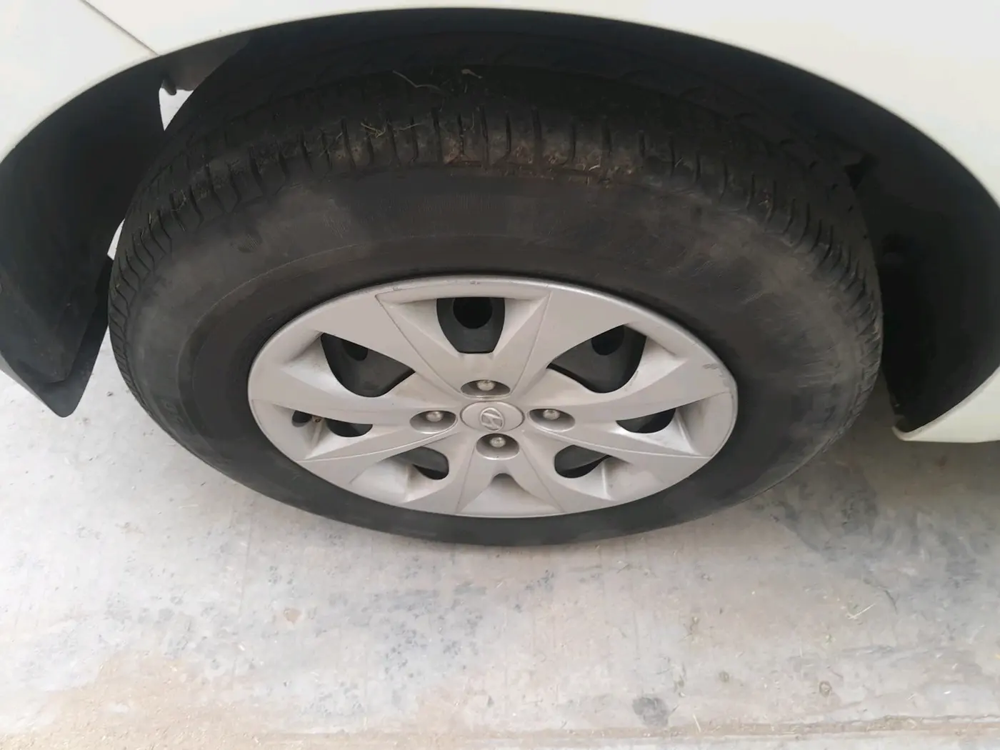 2019 Hyundai Elite i20 MAGNA PLUS 1.2, Petrol, Manual, 54,095 km, tyre