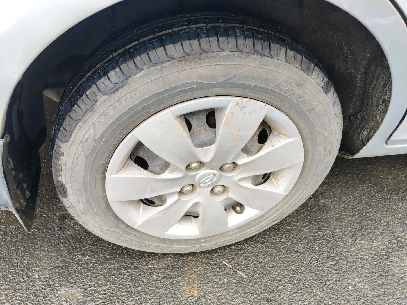 2011 Hyundai Verna TRANSFORM 1.6 SX VTVT, CNG, Manual, 78,673 km, tyre