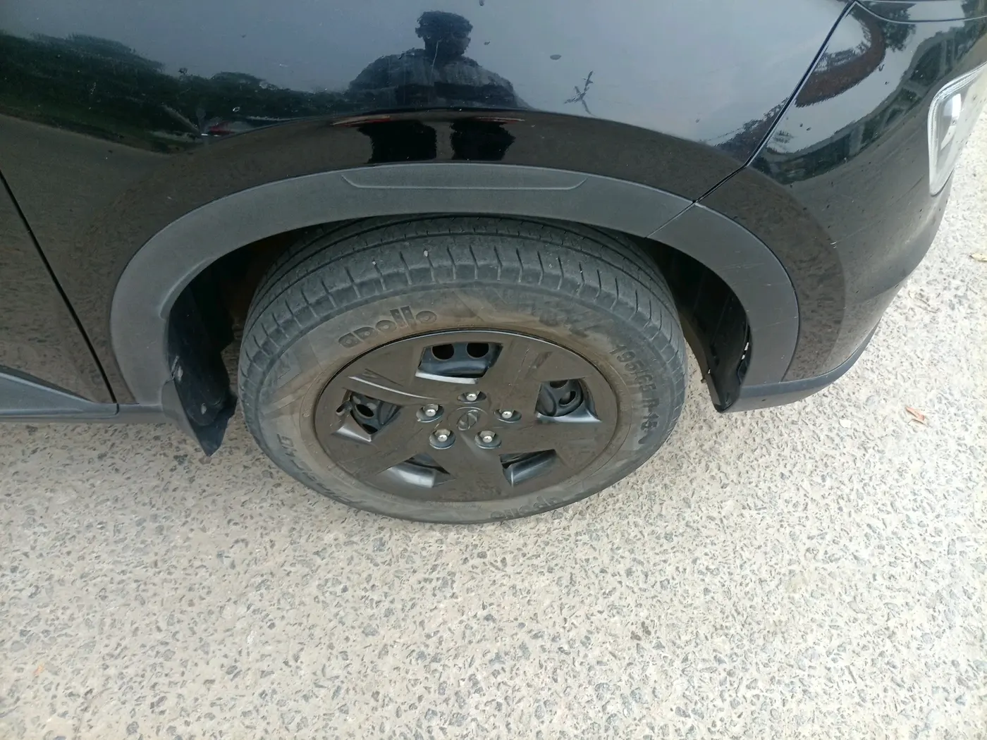 2023 Hyundai VENUE SX 1.2 PETROL, Petrol, Manual, 30,223 km, tyre