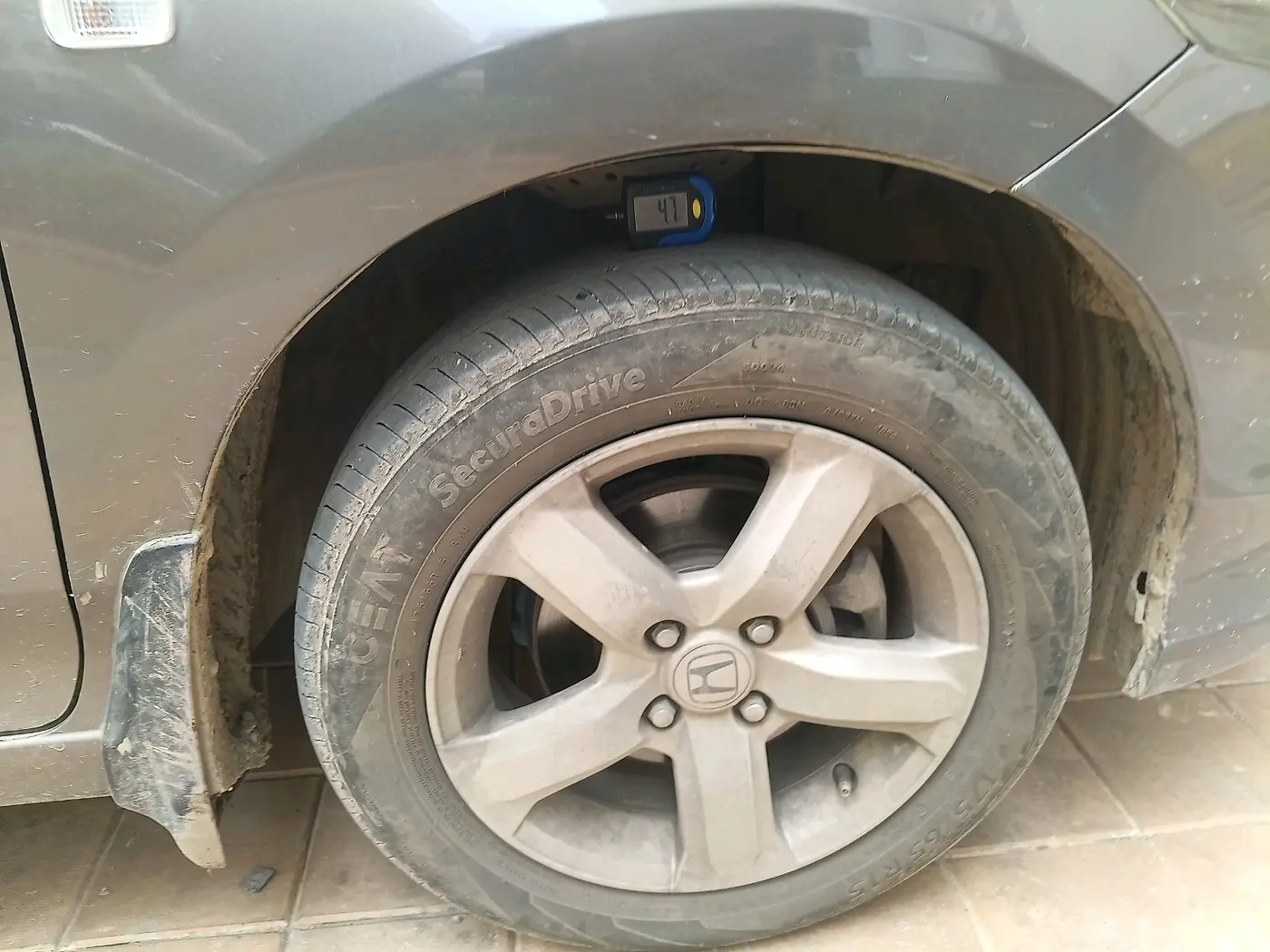 2013 Honda City 1.5L I-VTEC S MT, Petrol, Manual, 1,51,857 km, tyre