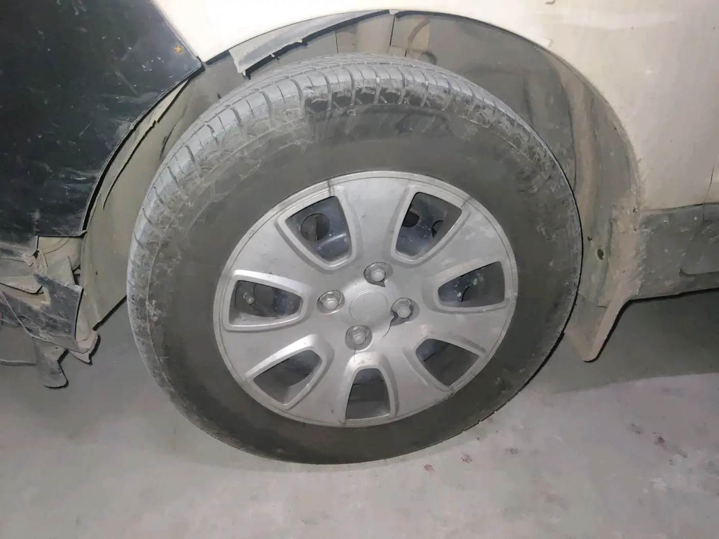 2019 Ford Ecosport AMBIENTE 1.5L DIESEL, Diesel, Manual, 1,24,684 km, tyre