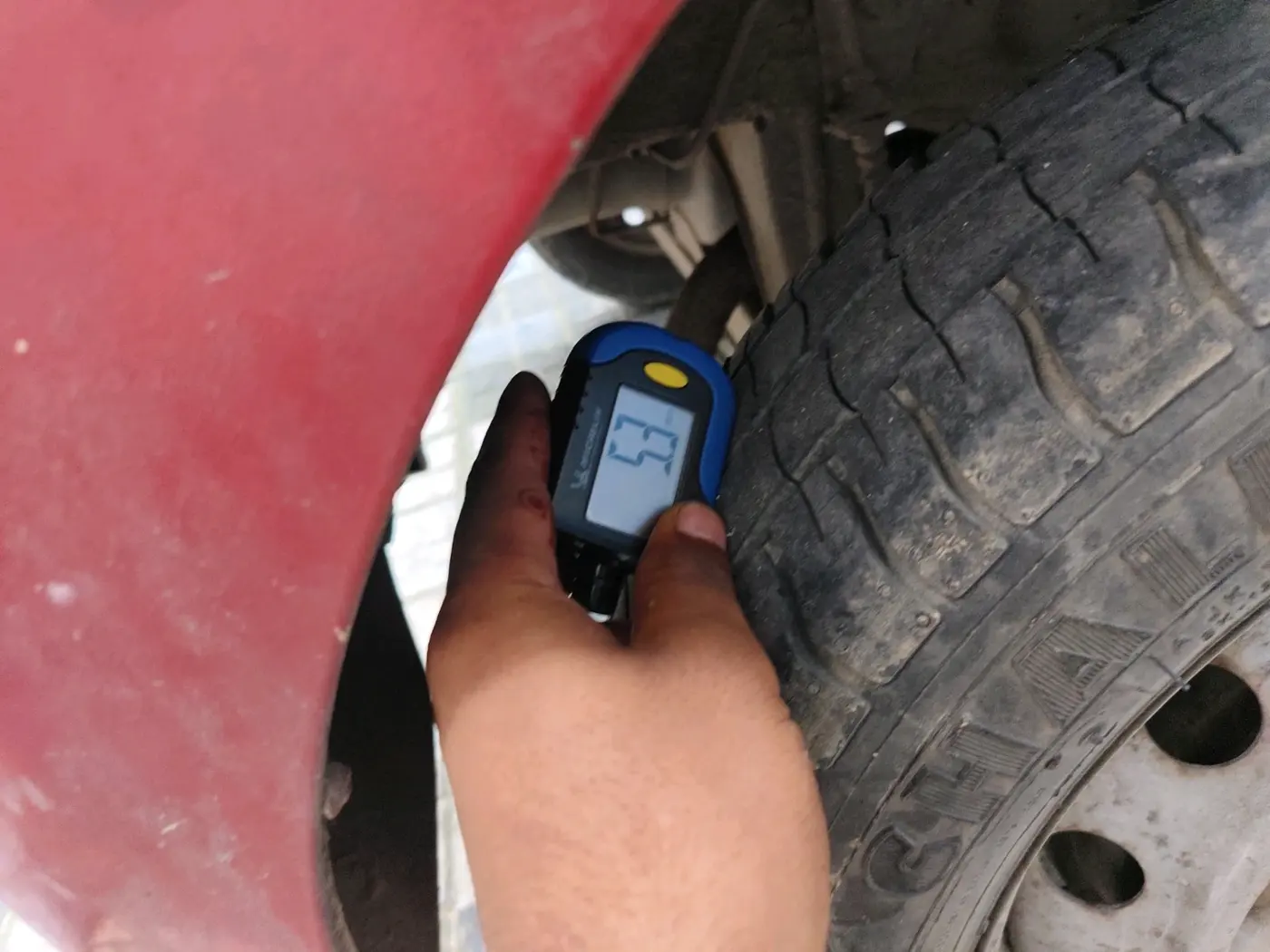 2012 Hyundai Eon D-LITE+, CNG, Manual, 10,926 km, tyre