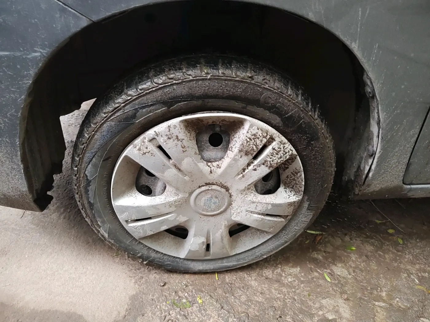 2015 Maruti Wagon R 1.0 VXI, Petrol, Manual, 82,214 km, tyre