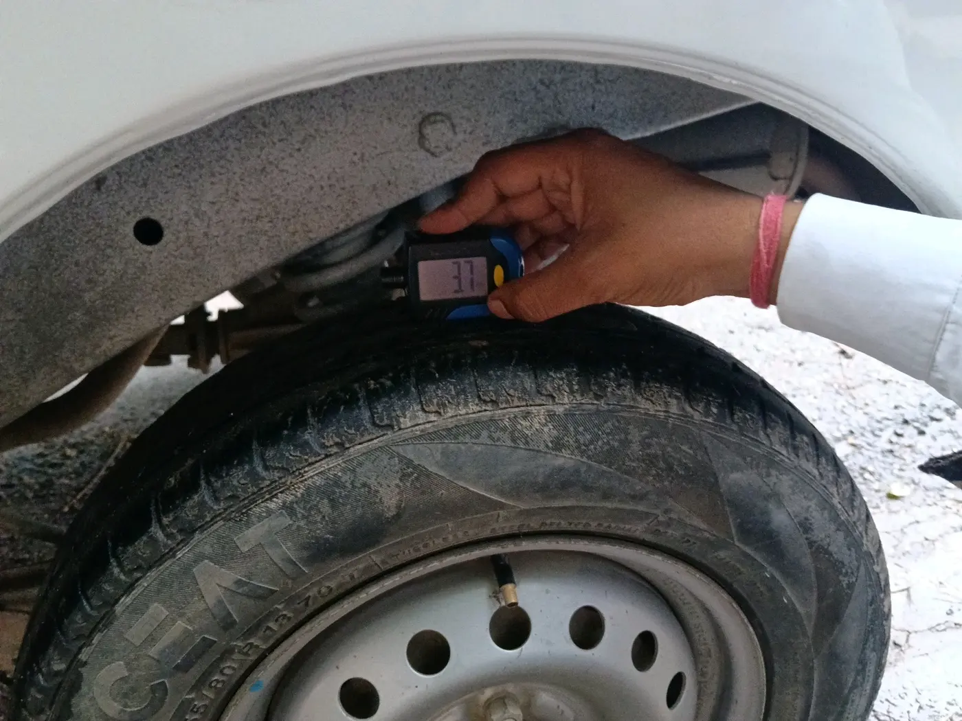 2023 Maruti Eeco 5 STR AC CNG, CNG, Manual, 57,308 km, tyre