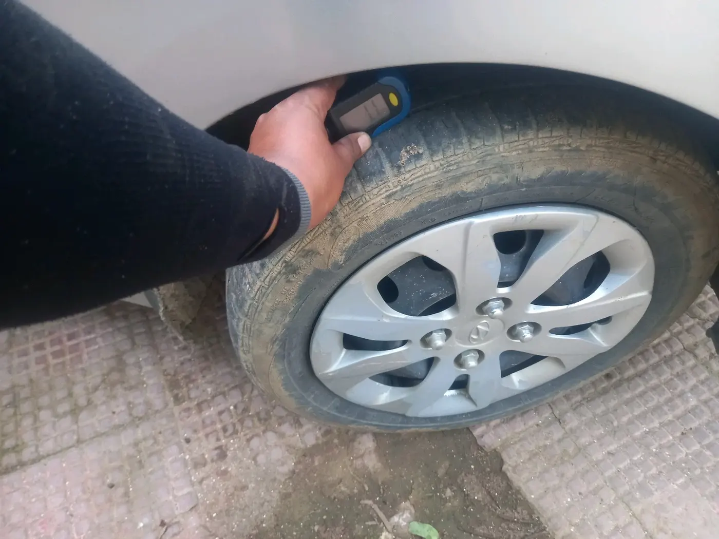 2017 Hyundai Eon MAGNA +, Petrol, Manual, 38,237 km, tyre