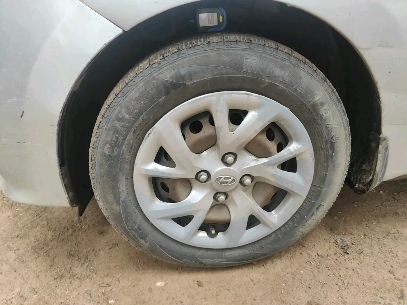 2018 Hyundai Grand i10 SPORTZ 1.2 KAPPA VTVT, CNG, Manual, 1,36,883 km, tyre