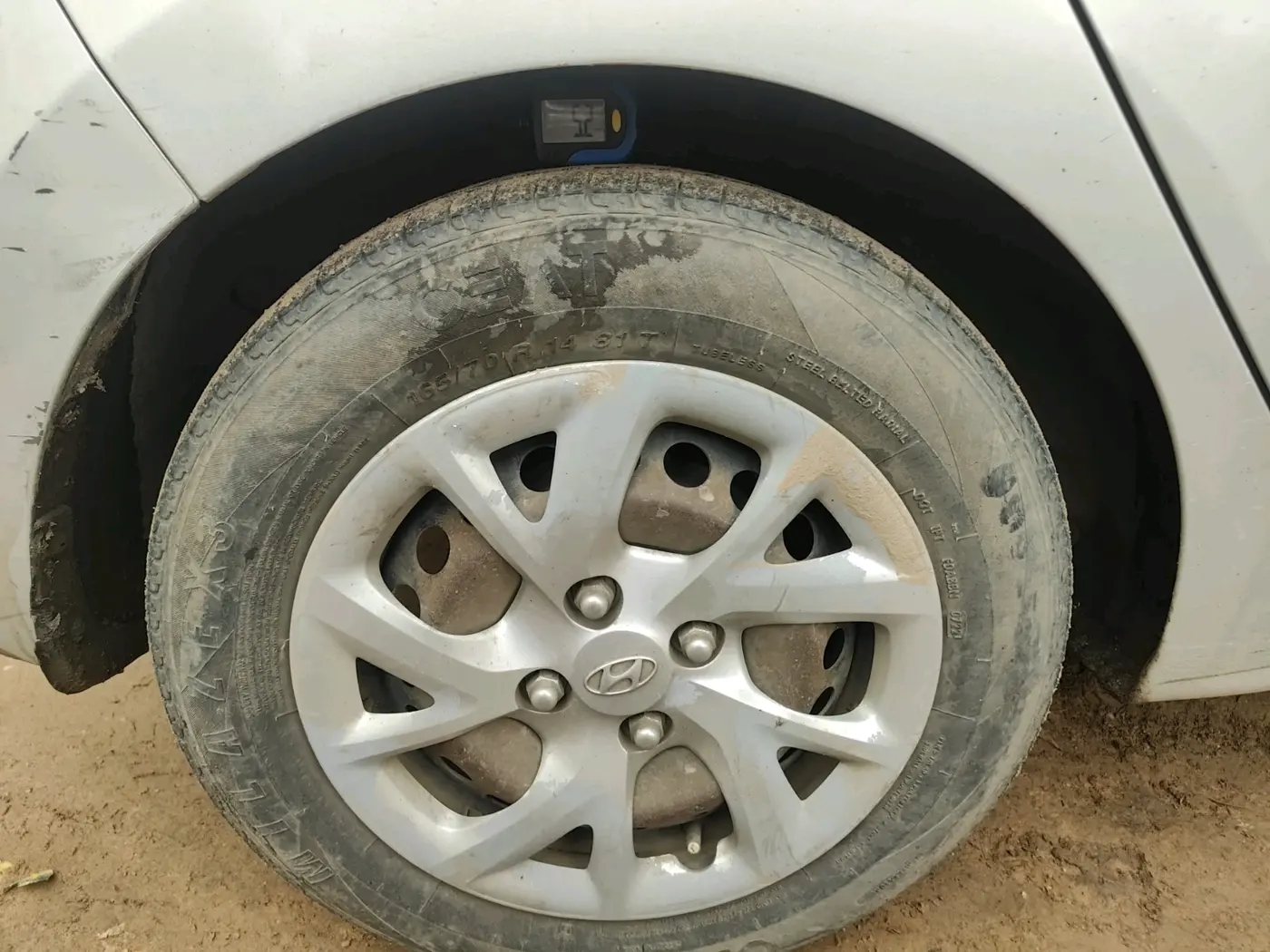 2018 Hyundai Grand i10 SPORTZ 1.2 KAPPA VTVT, CNG, Manual, 1,36,883 km, tyre