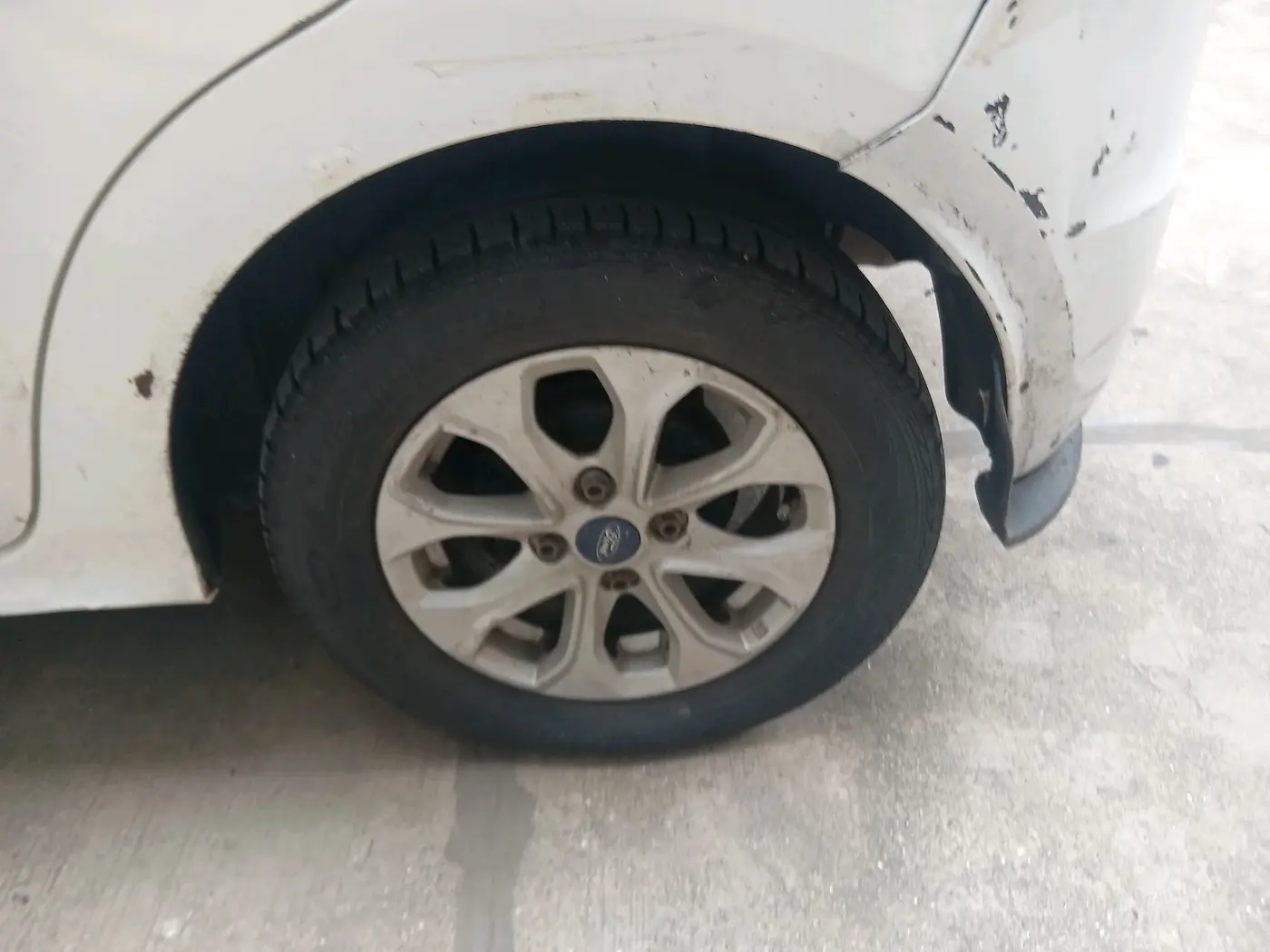 2016 Ford New Figo TITANIUM1.5 DIESEL, Diesel, Manual, 1,79,634 km, tyre