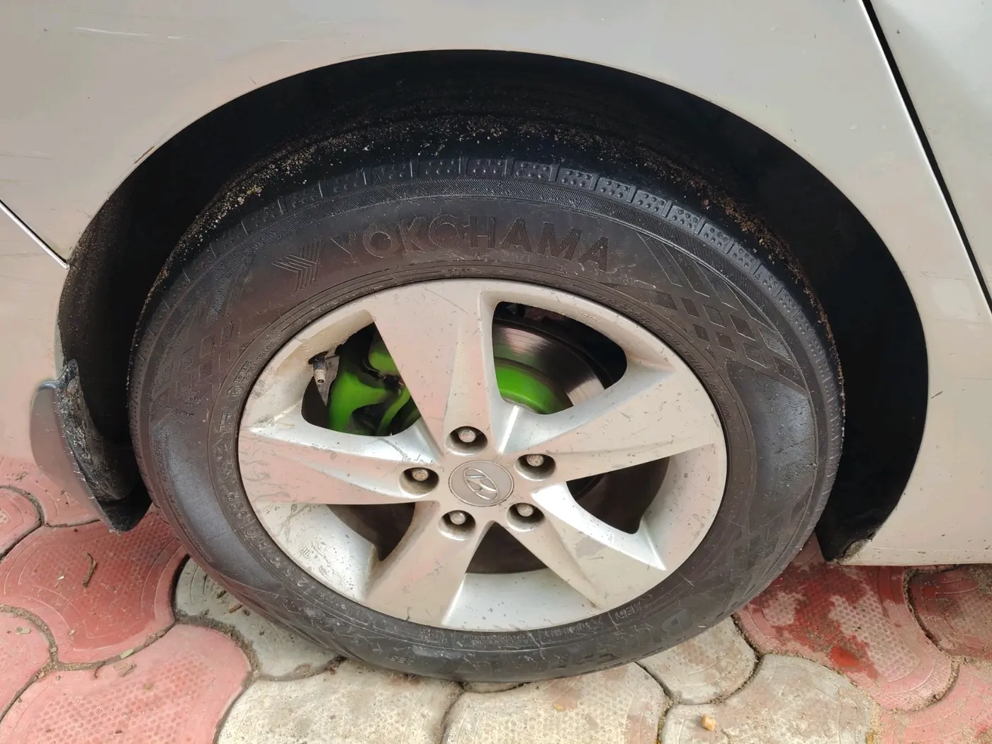 2014 Hyundai New Elantra 1.6 SX (O) MT CRDI, Diesel, Manual, 1,03,721 km, tyre
