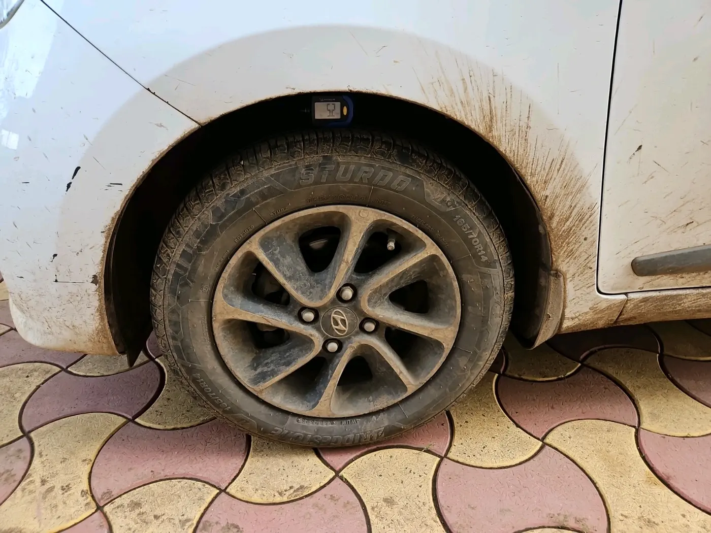 2018 Hyundai Grand i10 ASTA 1.2 KAPPA VTVT, CNG, Manual, 80,785 km, tyre