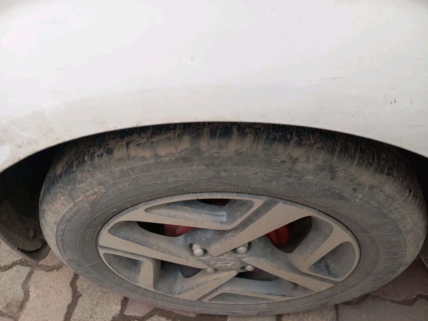2020 Hyundai AURA SX 1.2, Petrol, Manual, 83,158 km, tyre