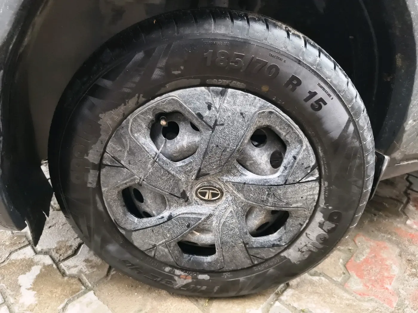 2022 Tata PUNCH ADVENTURE MT, CNG, Manual, 63,007 km, tyre