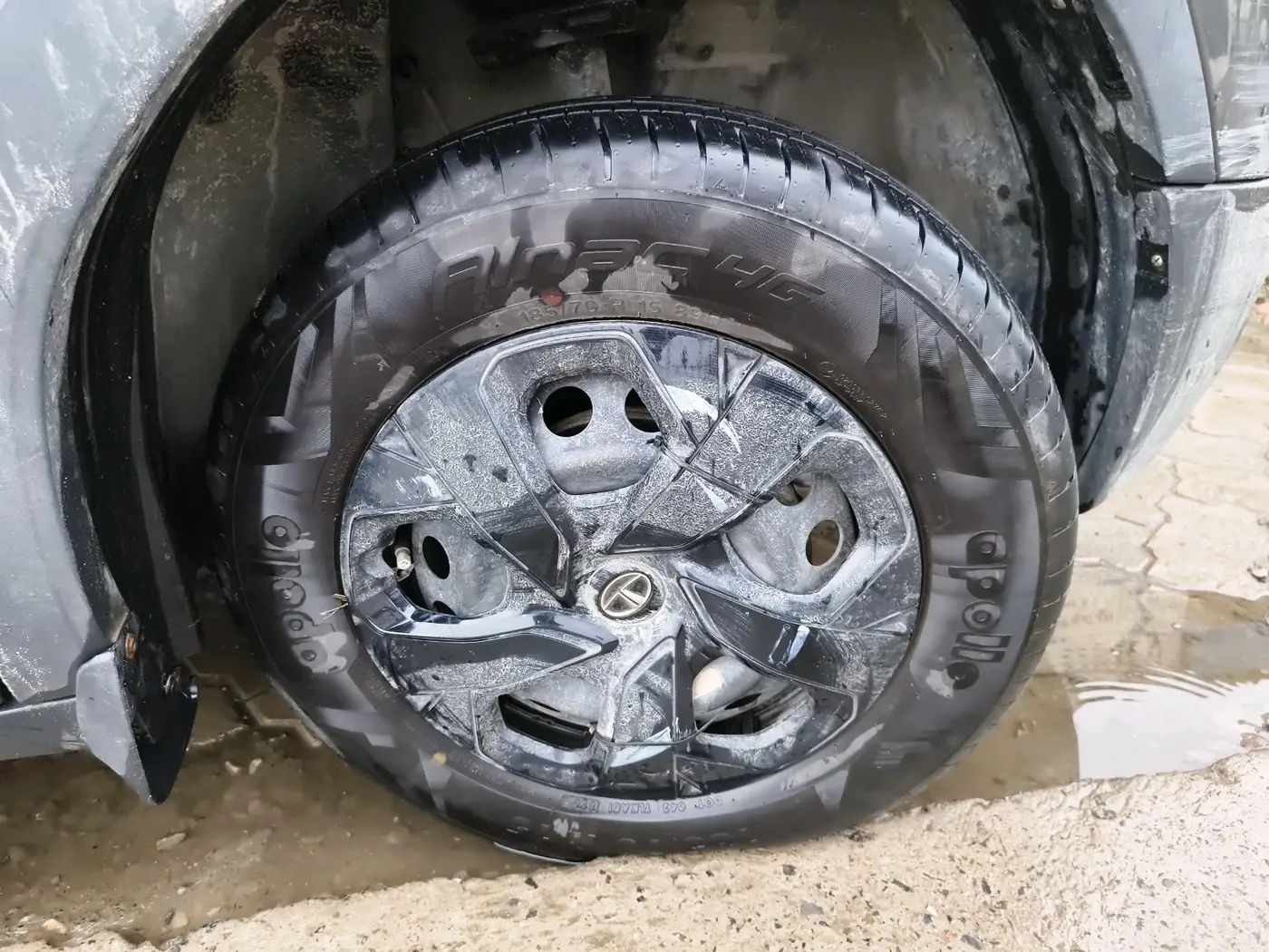 2022 Tata PUNCH ADVENTURE MT, CNG, Manual, 63,007 km, tyre