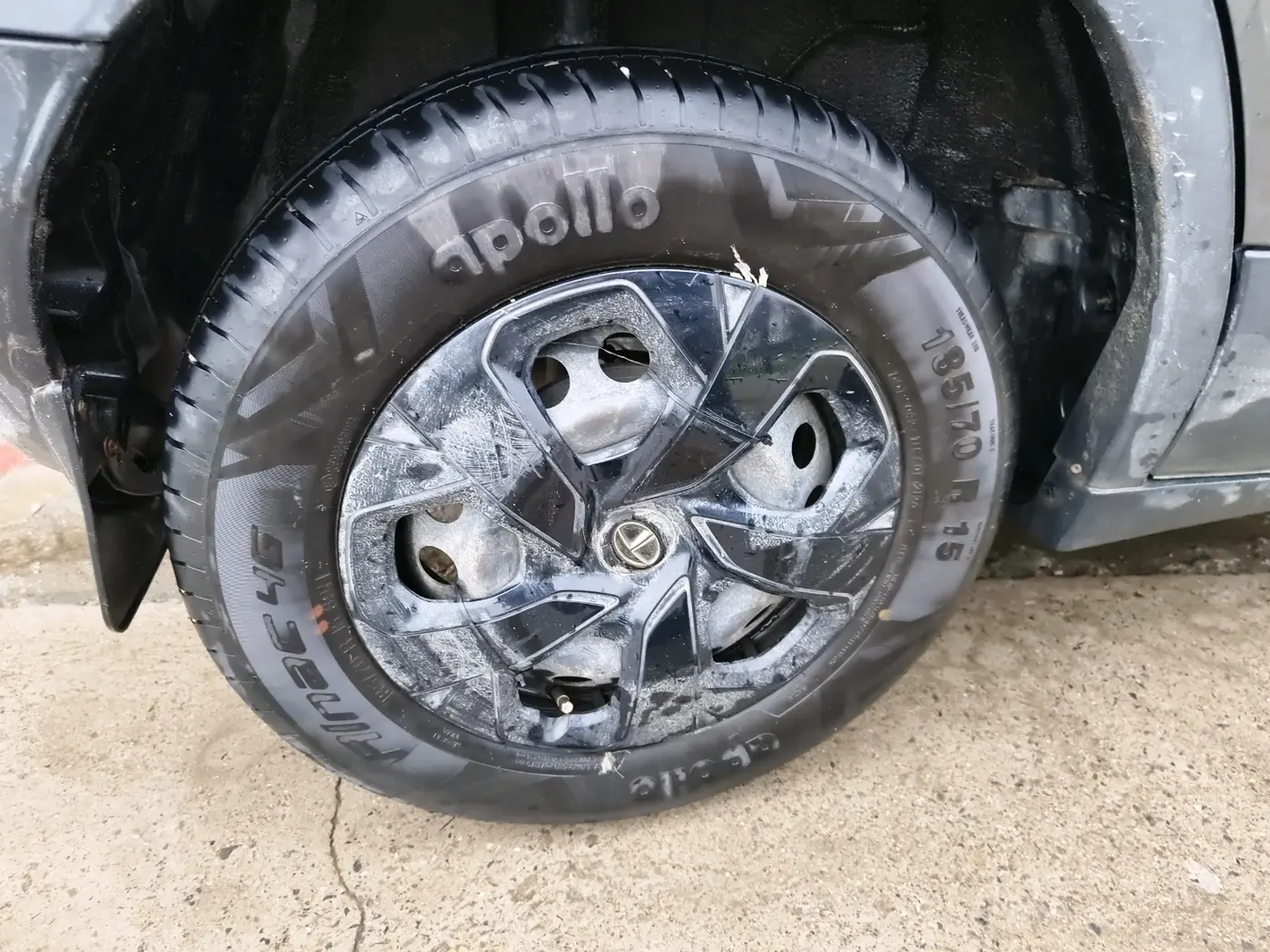 2022 Tata PUNCH ADVENTURE MT, CNG, Manual, 63,007 km, tyre