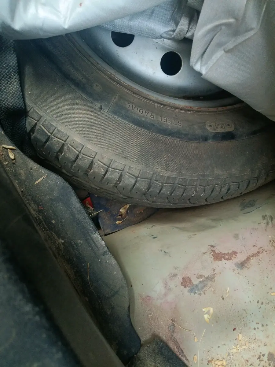 2012 Maruti Swift Dzire LXI, Petrol, Manual, 55,081 km, tyre