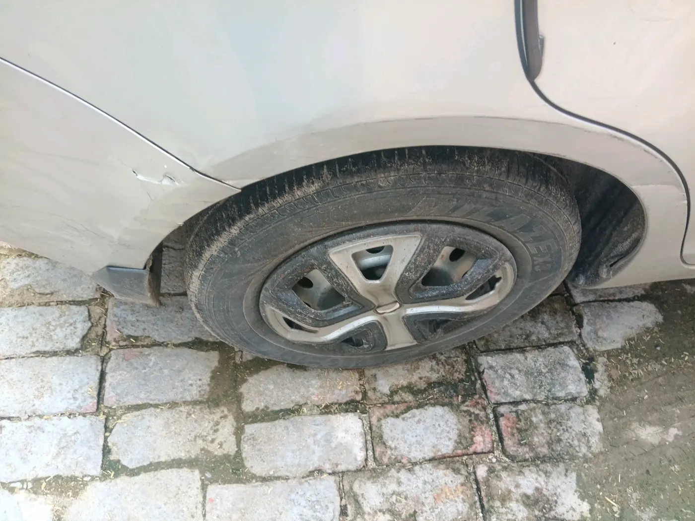 2012 Maruti Swift Dzire LXI, Petrol, Manual, 55,081 km, tyre