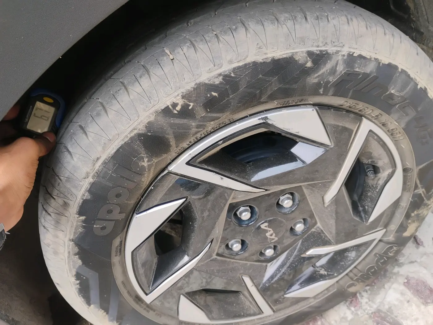 2025 KIA SONET HTK (O) 1.5 Diesel MT, Diesel, Manual, 18,839 km, tyre