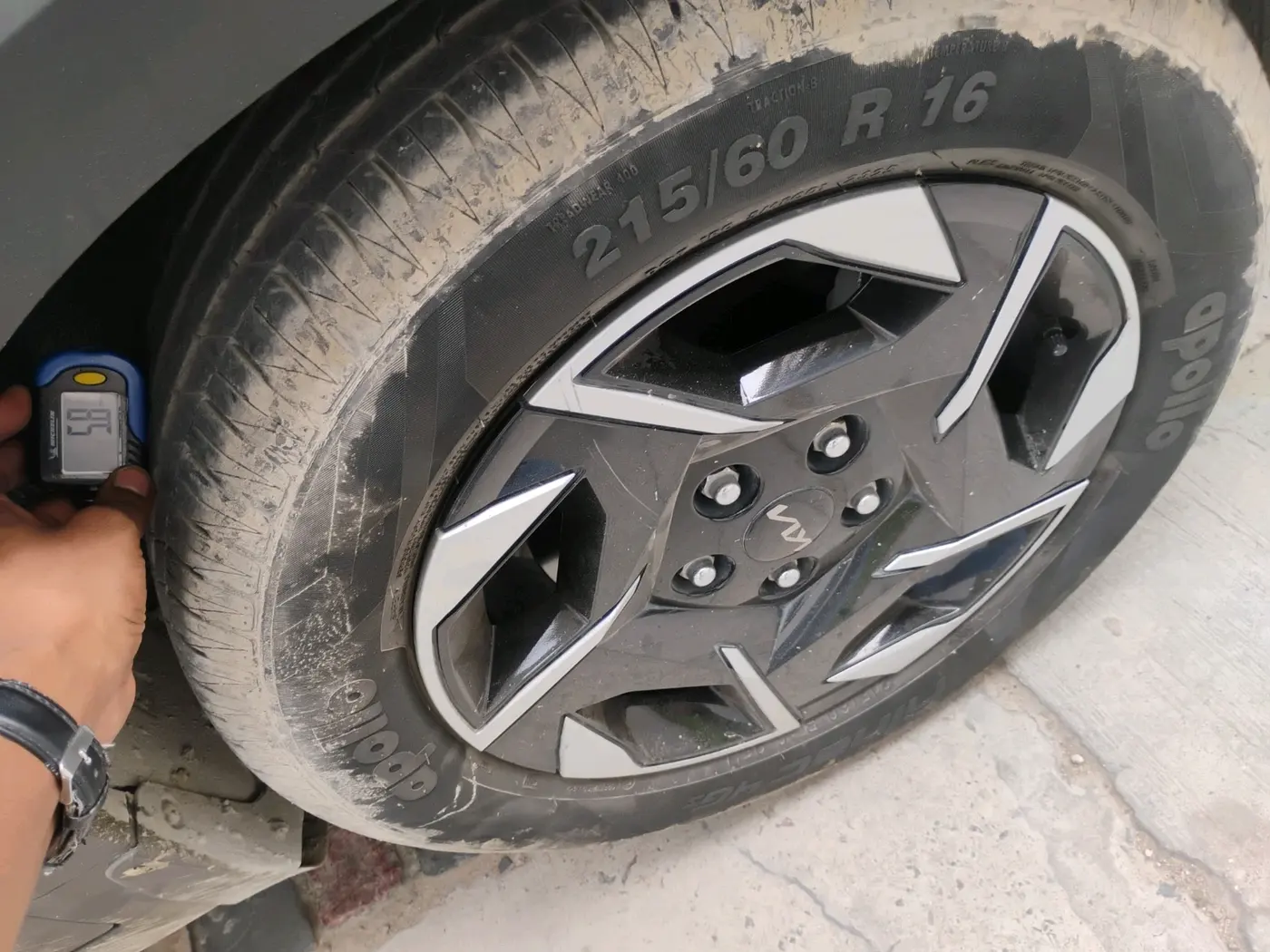 2025 KIA SONET HTK (O) 1.5 Diesel MT, Diesel, Manual, 18,839 km, tyre