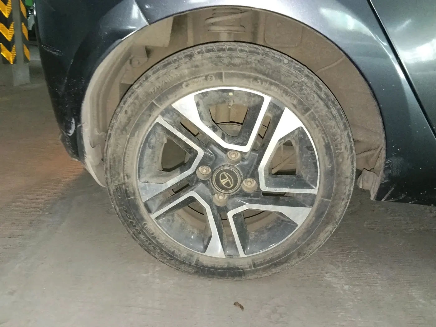 2020 Tata Tiago XZ PLUS PETROL, Petrol, Manual, 21,716 km, tyre