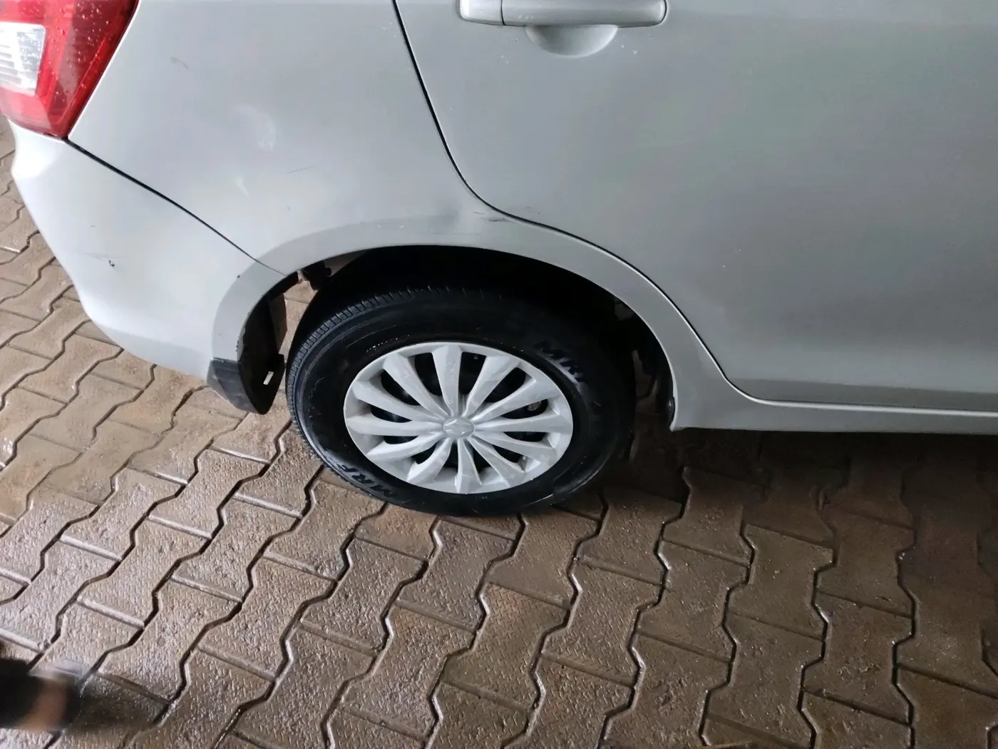 2017 Maruti Swift Dzire VDI, Diesel, Manual, 72,837 km, tyre
