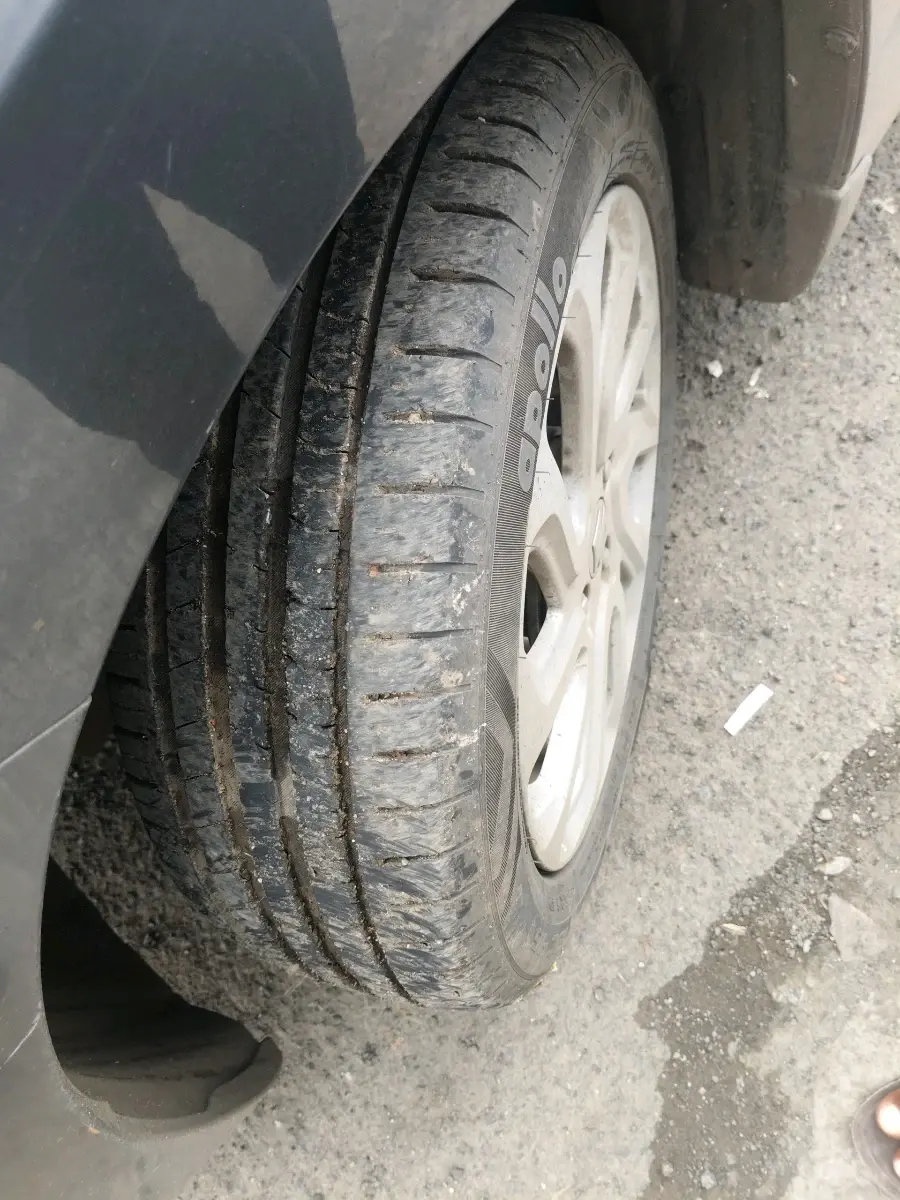 2023 Maruti Baleno  ZETA CNG 1.2L, CNG, Manual, 23,944 km, tyre