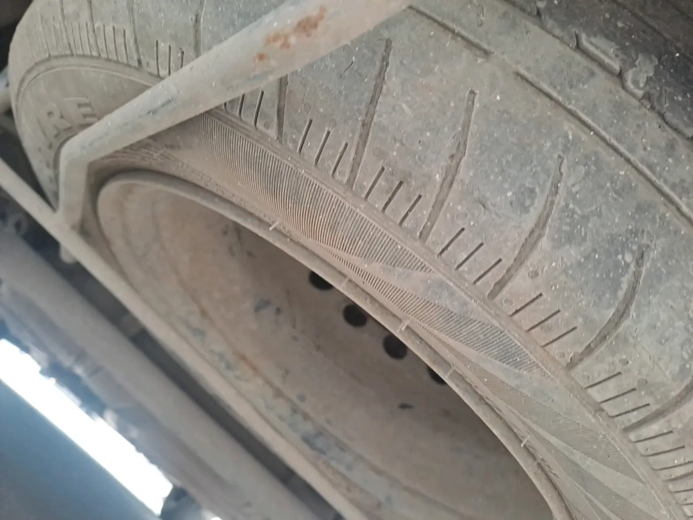 2017 Maruti Ertiga VXI CNG, CNG, Manual, 81,606 km, tyre