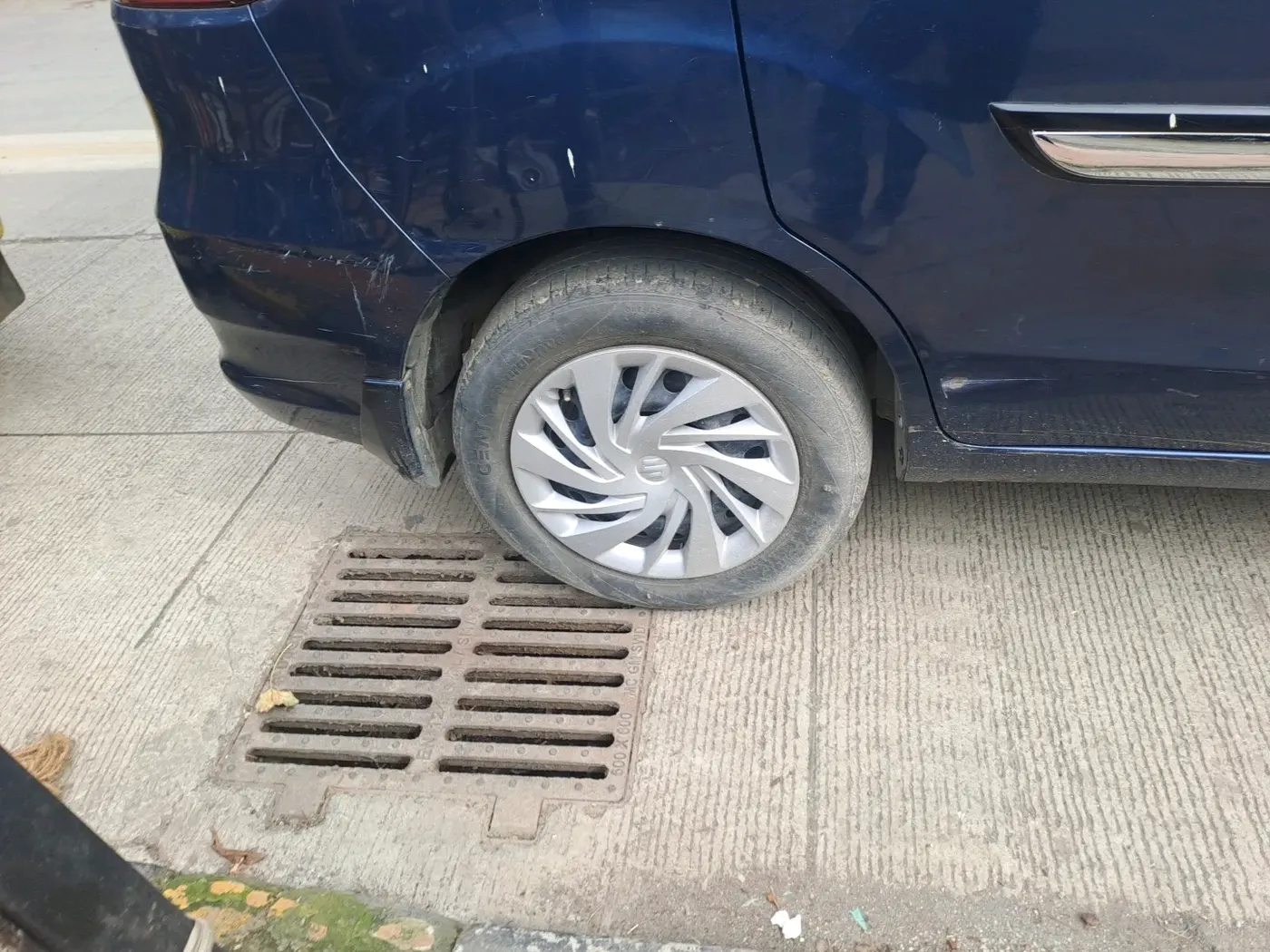 2017 Maruti Ertiga VXI CNG, CNG, Manual, 81,606 km, tyre