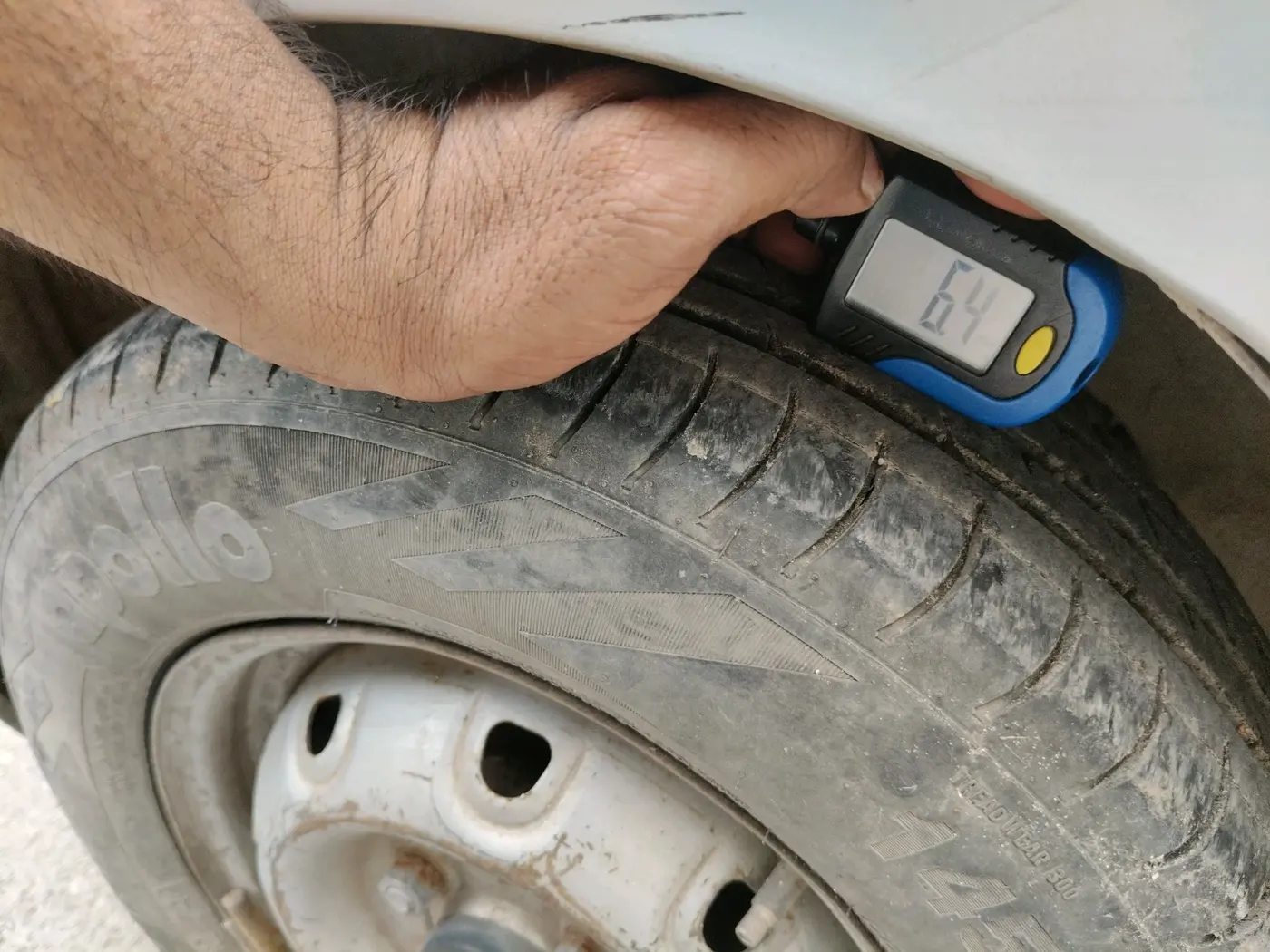 2012 Maruti Alto LXI, Petrol, Manual, 97,869 km, tyre