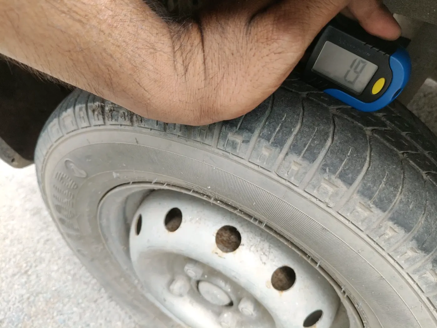2012 Maruti Alto LXI, Petrol, Manual, 97,869 km, tyre
