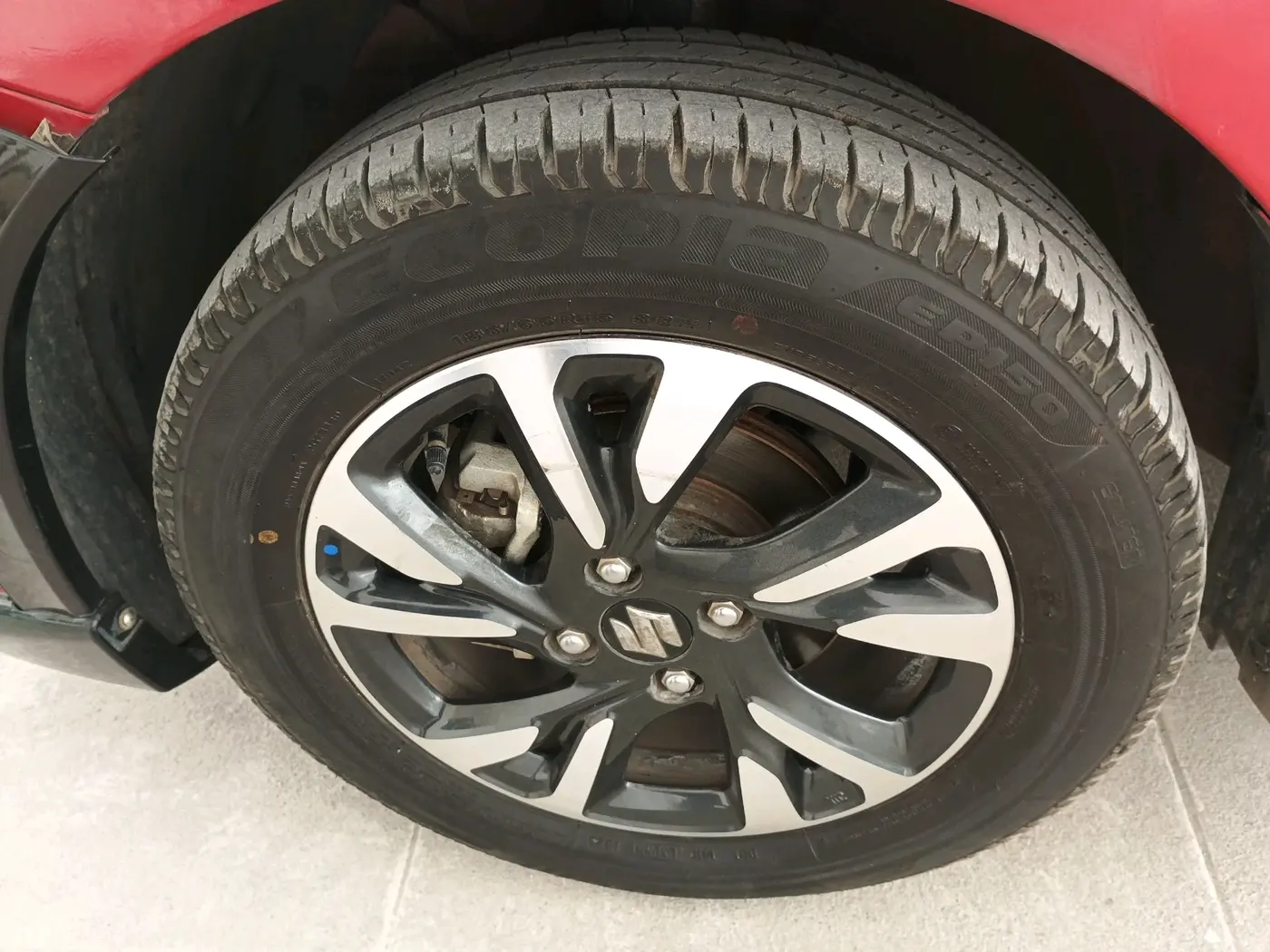 2025 Maruti Swift ZXi Plus Dual Tone AMT, Petrol, Automatic, 29,037 km, tyre