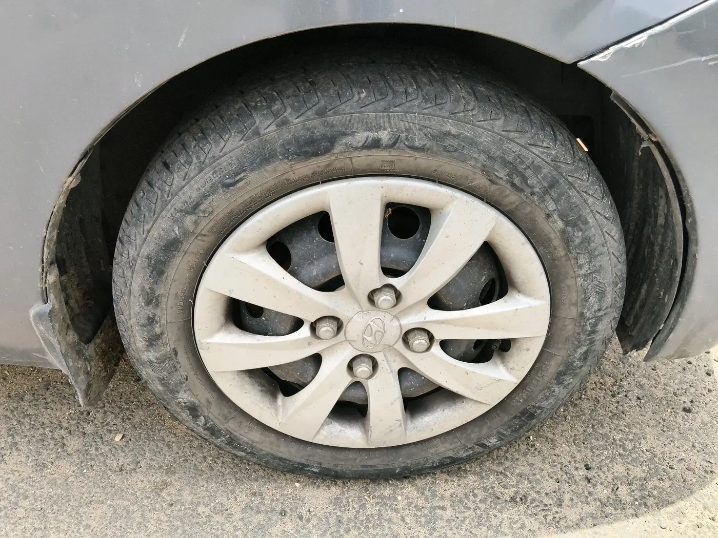 2012 Hyundai Eon ERA, Petrol, Manual, 86,234 km, tyre