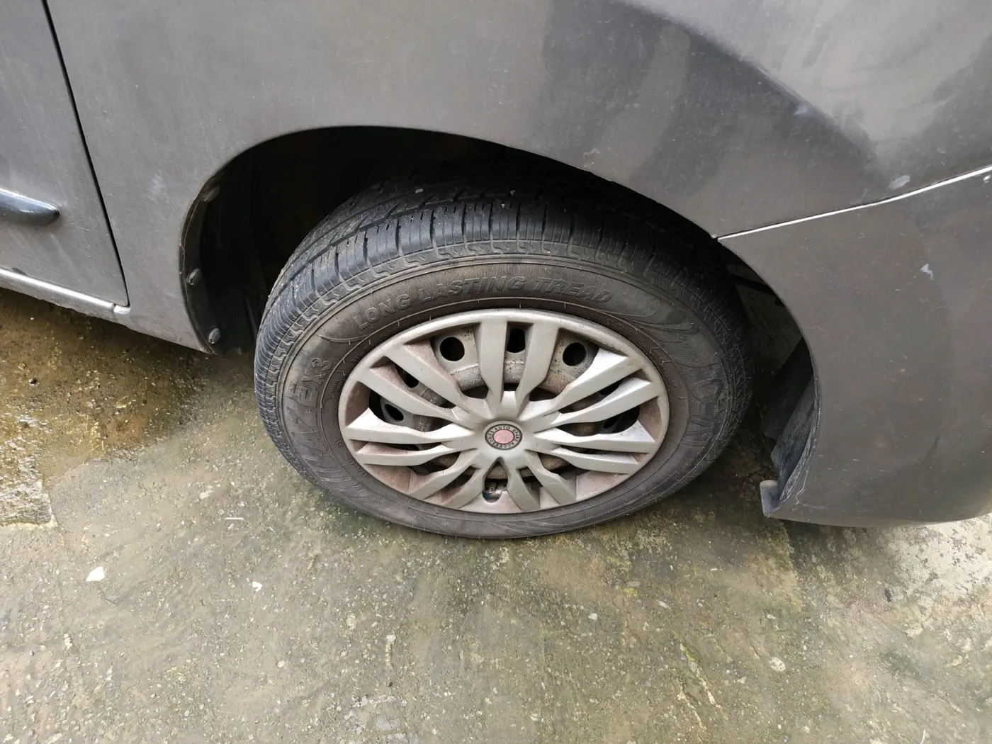 2016 Maruti Wagon R 1.0 LXI CNG, CNG, Manual, 85,661 km, tyre