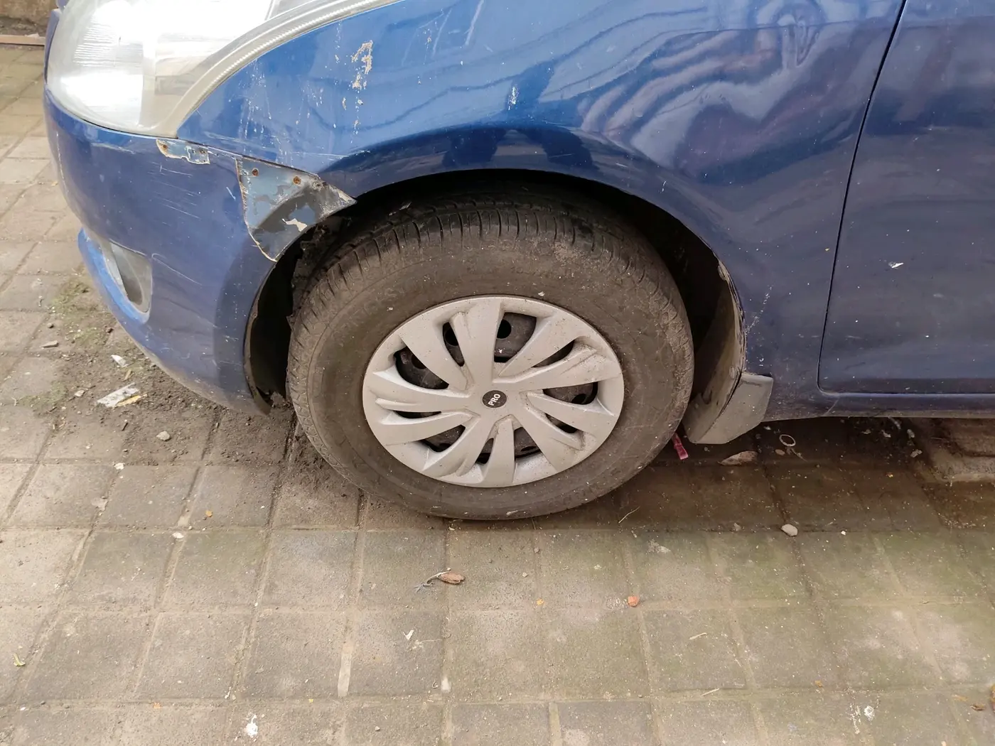 2013 Maruti Swift VXI, Petrol, Manual, 74,493 km, tyre