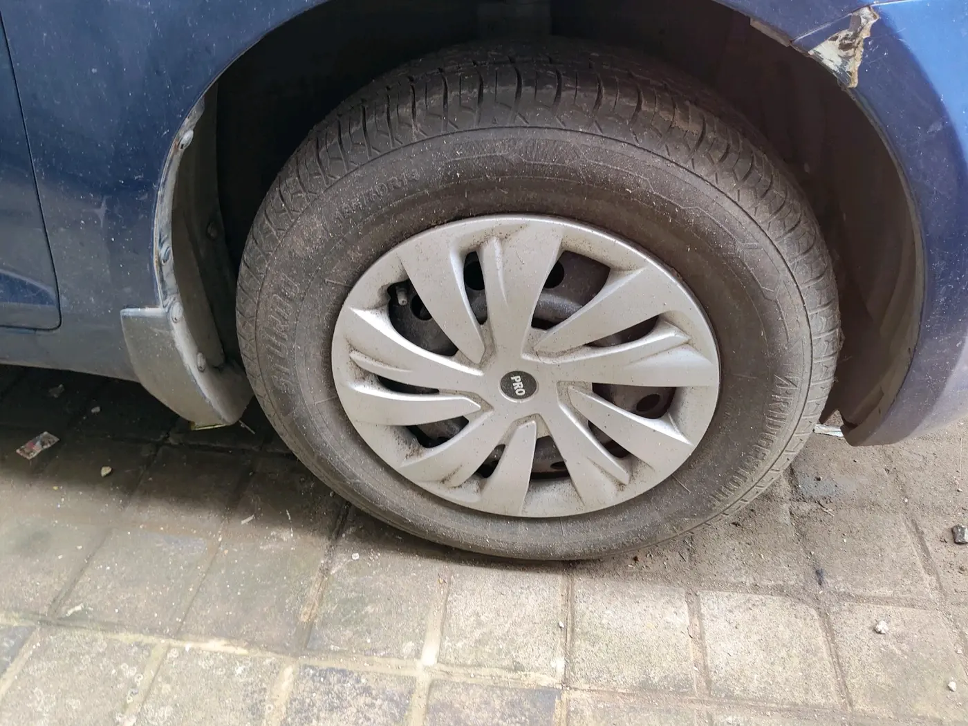 2013 Maruti Swift VXI, Petrol, Manual, 74,493 km, tyre