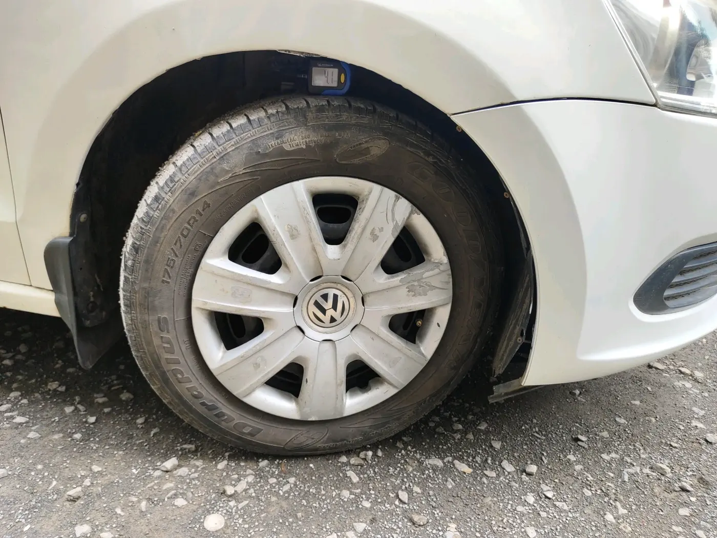 2011 Volkswagen Vento TRENDLINE 1.6, Petrol, Manual, 79,152 km, tyre