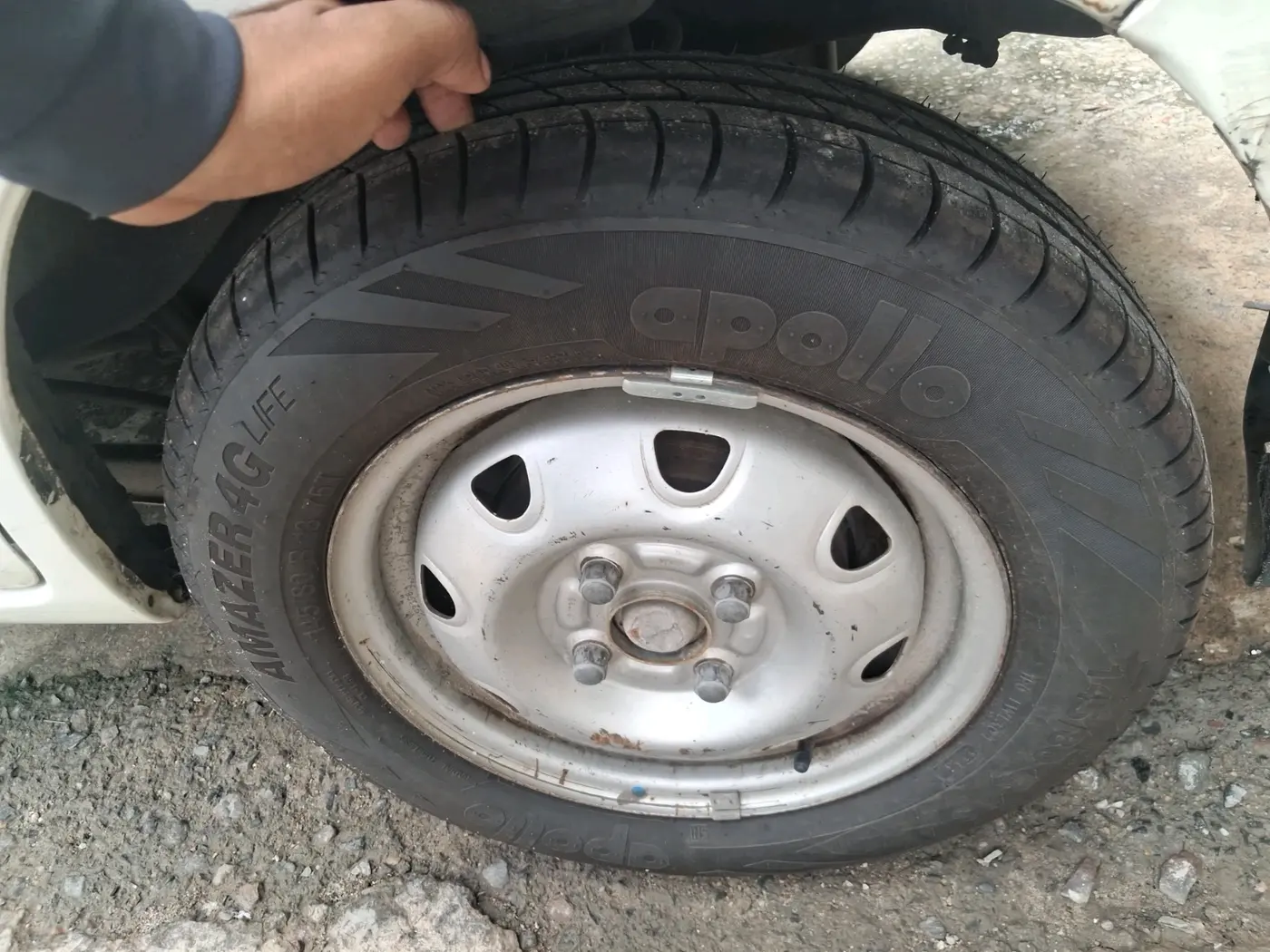2013 Maruti Zen Estilo LXI CNG, CNG, Manual, 90,182 km, tyre