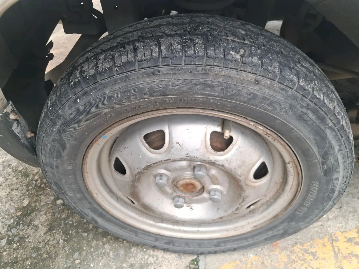 2013 Maruti Zen Estilo LXI CNG, CNG, Manual, 90,182 km, tyre