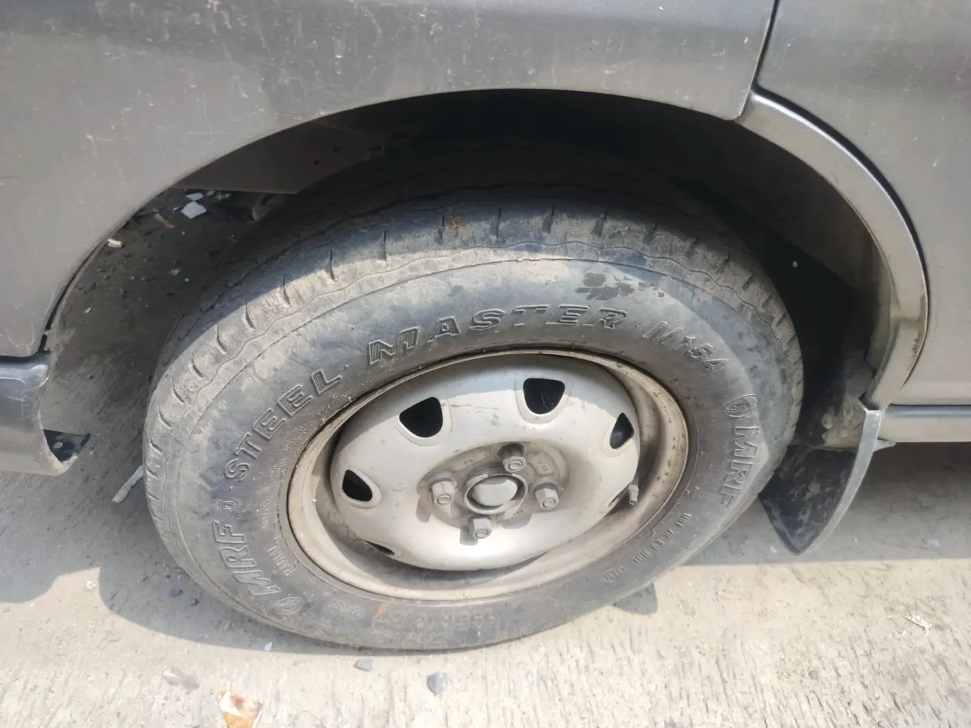 2015 Maruti Eeco 5 STR WITH A/C+HTR, Petrol, Manual, 47,537 km, tyre
