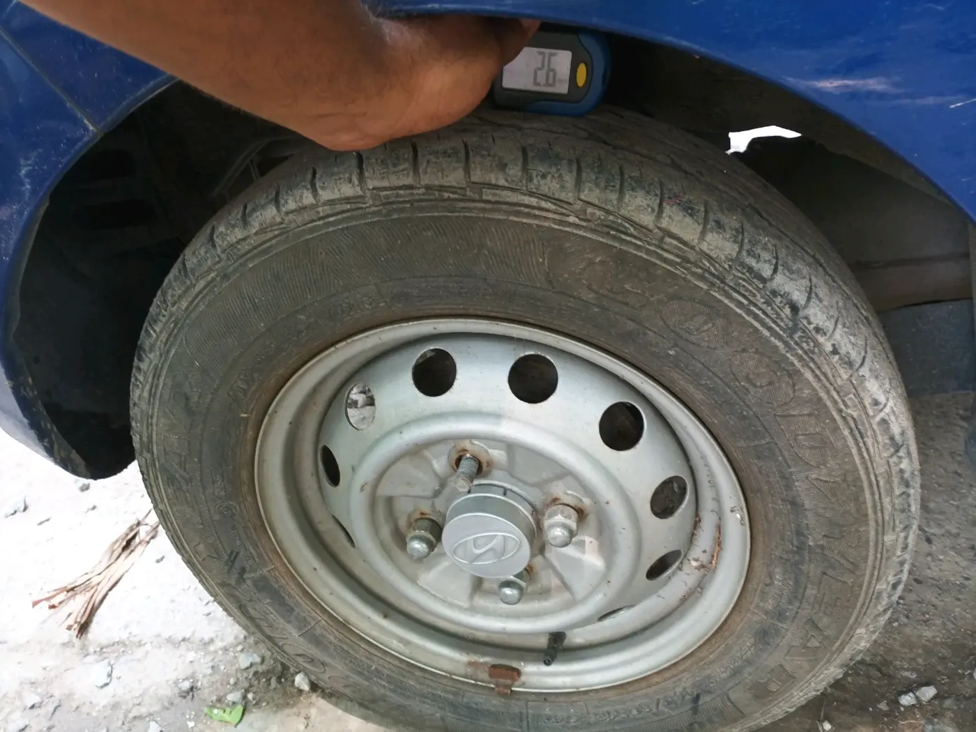 2011 Hyundai Eon ERA, Petrol, Manual, 15,607 km, tyre