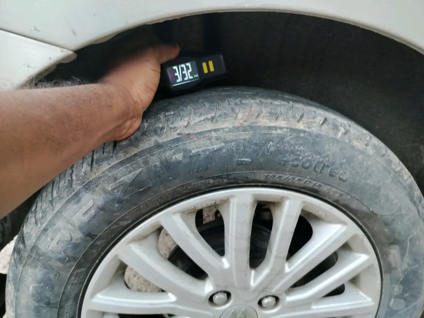 2018 Maruti Dzire ZXI, Petrol, Manual, 45,823 km, tyre