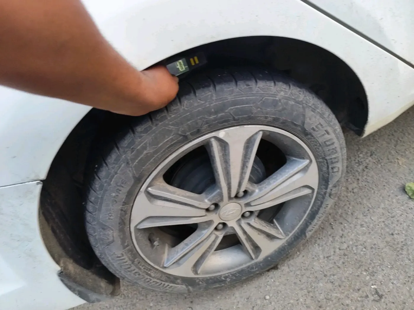 2019 Hyundai Verna 1.6 CRDI SX, Diesel, Manual, 1,68,744 km, tyre