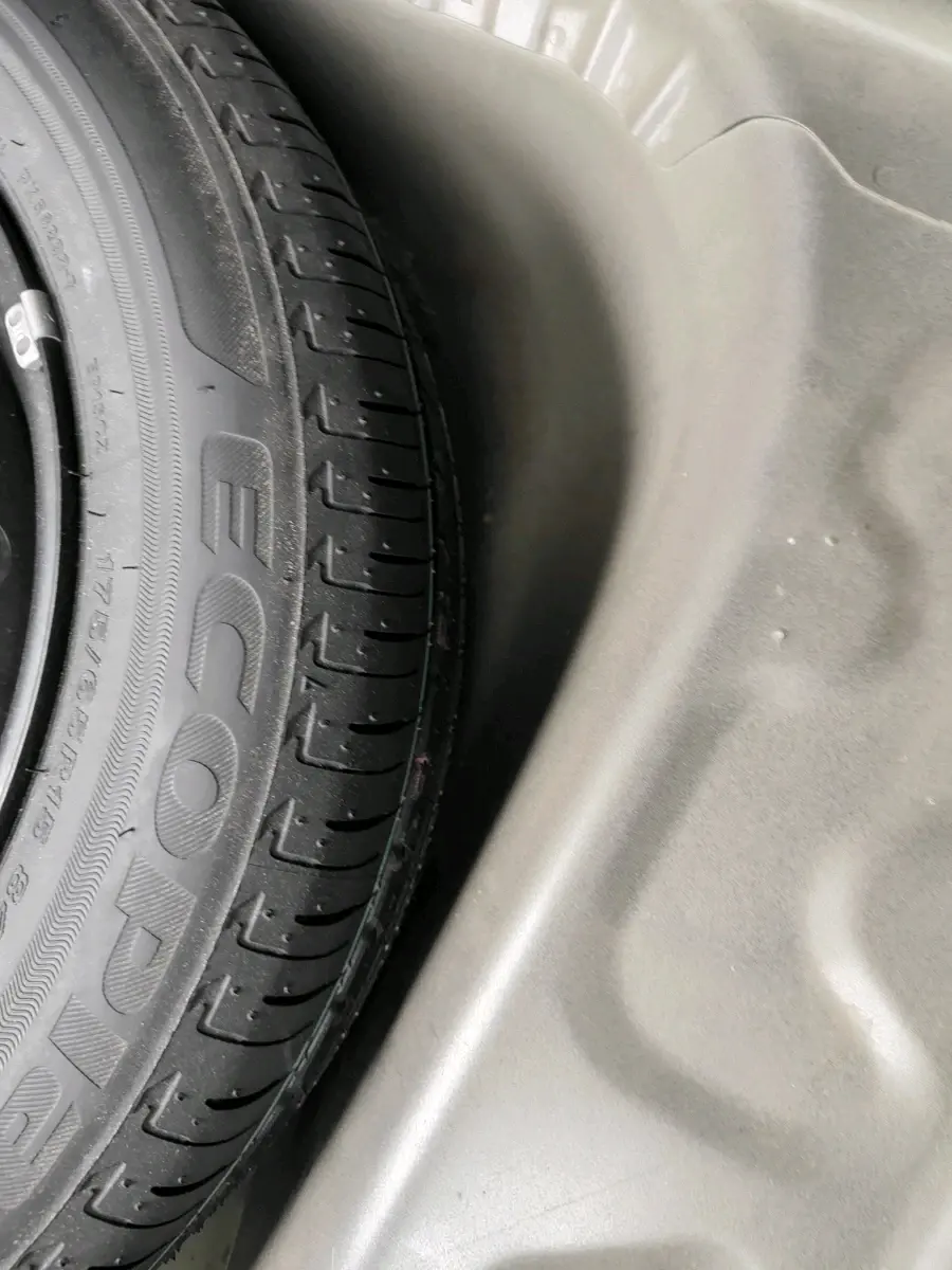 2017 Maruti IGNIS DELTA 1.2, Petrol, Manual, 43,896 km, tyre