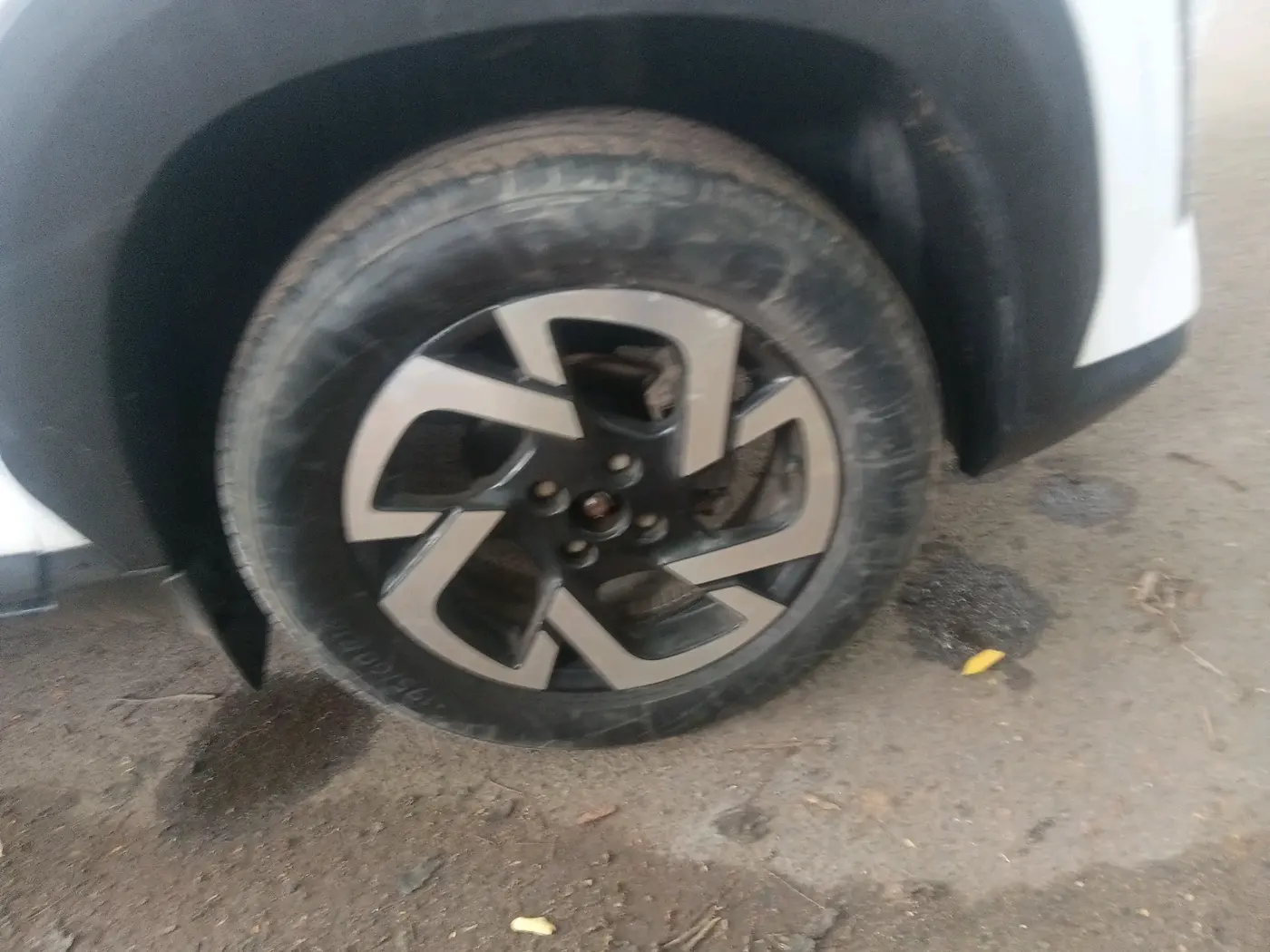 2022 Nissan MAGNITE XV EXECUTIVE, Petrol, Manual, 8,835 km, tyre