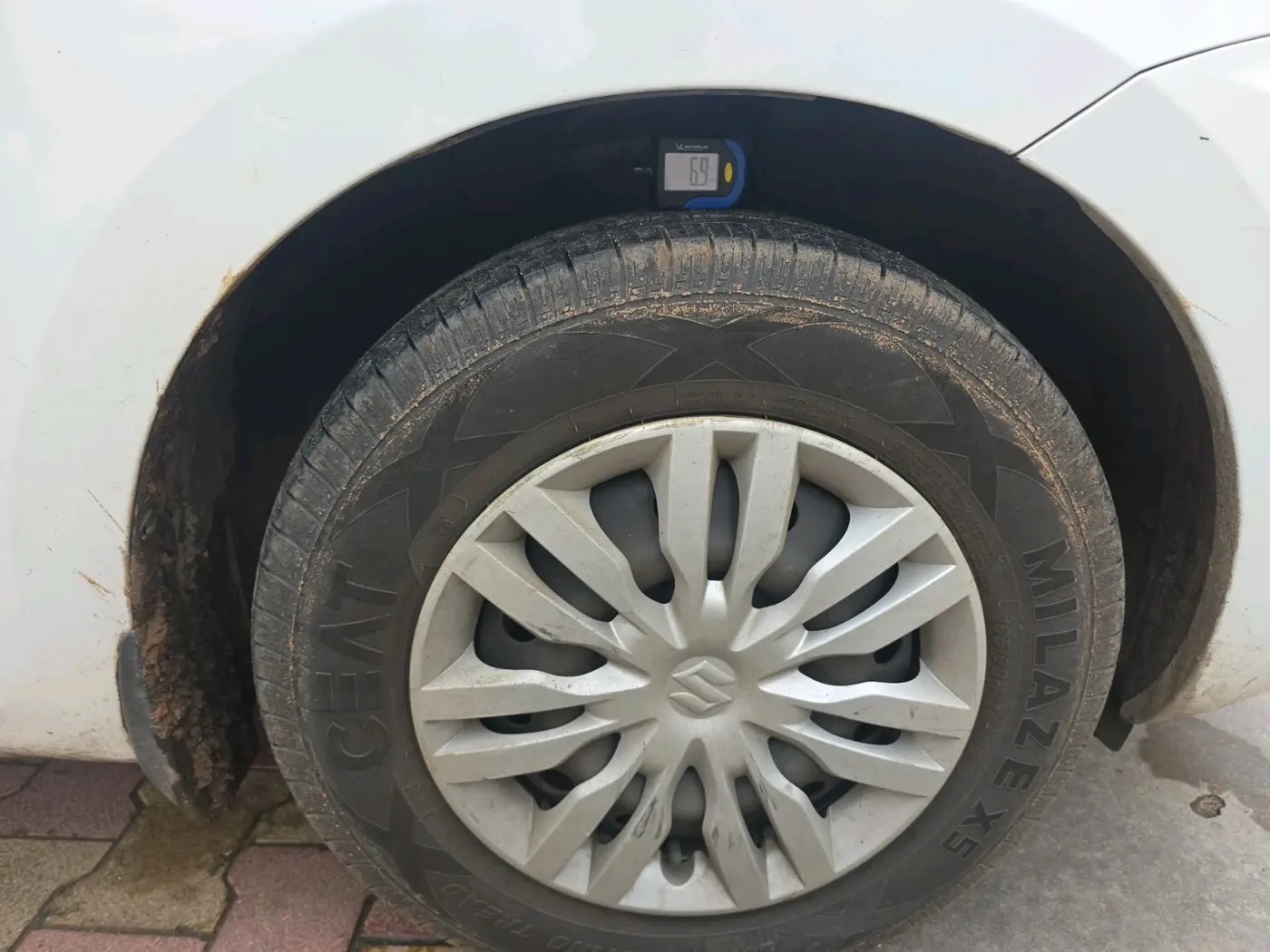 2019 Maruti Dzire VXI, Petrol, Manual, 78,881 km, tyre