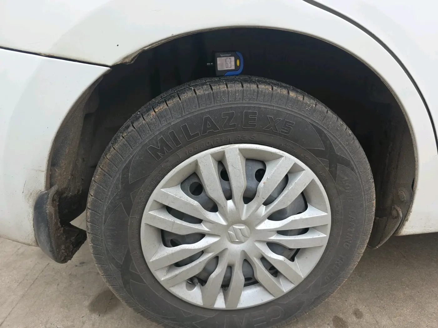 2019 Maruti Dzire VXI, Petrol, Manual, 78,881 km, tyre