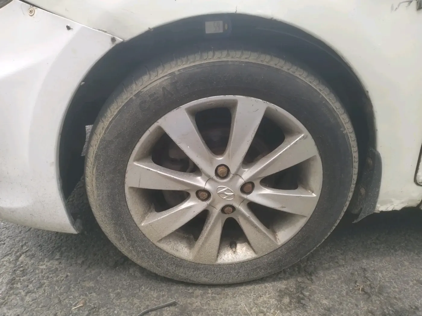 2012 Hyundai Verna FLUIDIC 1.6 CRDI SX AT, Diesel, Automatic, 94,879 km, tyre