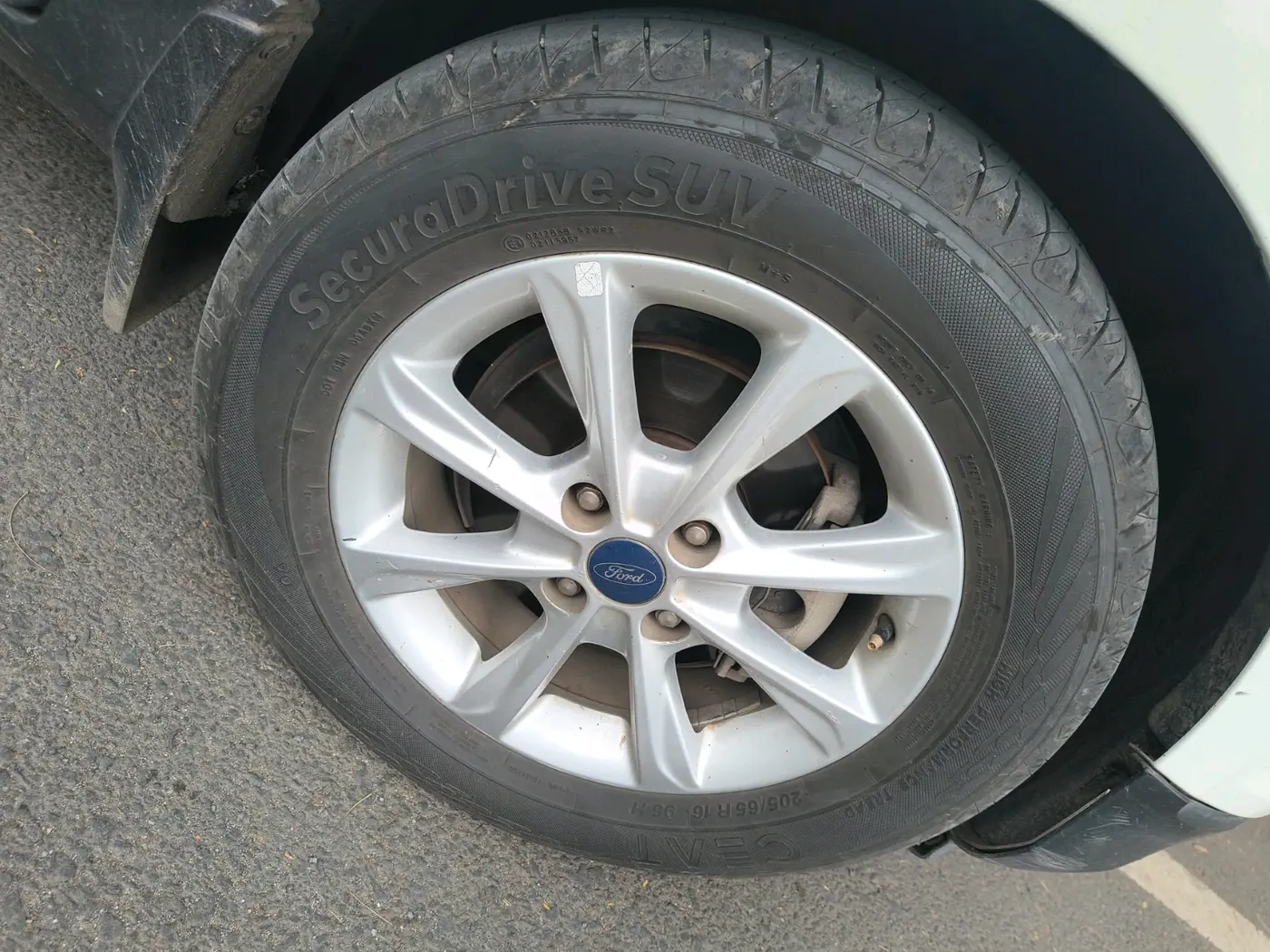 2018 Ford Ecosport TITANIUM 1.5L PETROL, CNG, Manual, 89,429 km, tyre