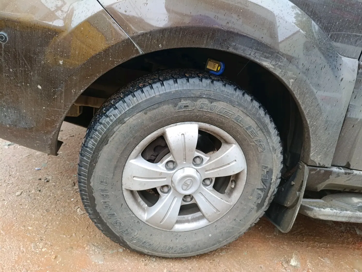 2013 Tata Safari Storme 2.2 VX 4X2, Diesel, Manual, 66,513 km, tyre