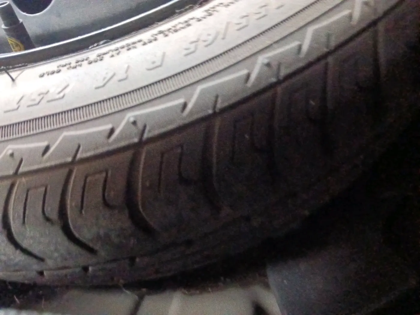 2013 Maruti Wagon R 1.0 VXI, Petrol, Manual, 67,026 km, tyre