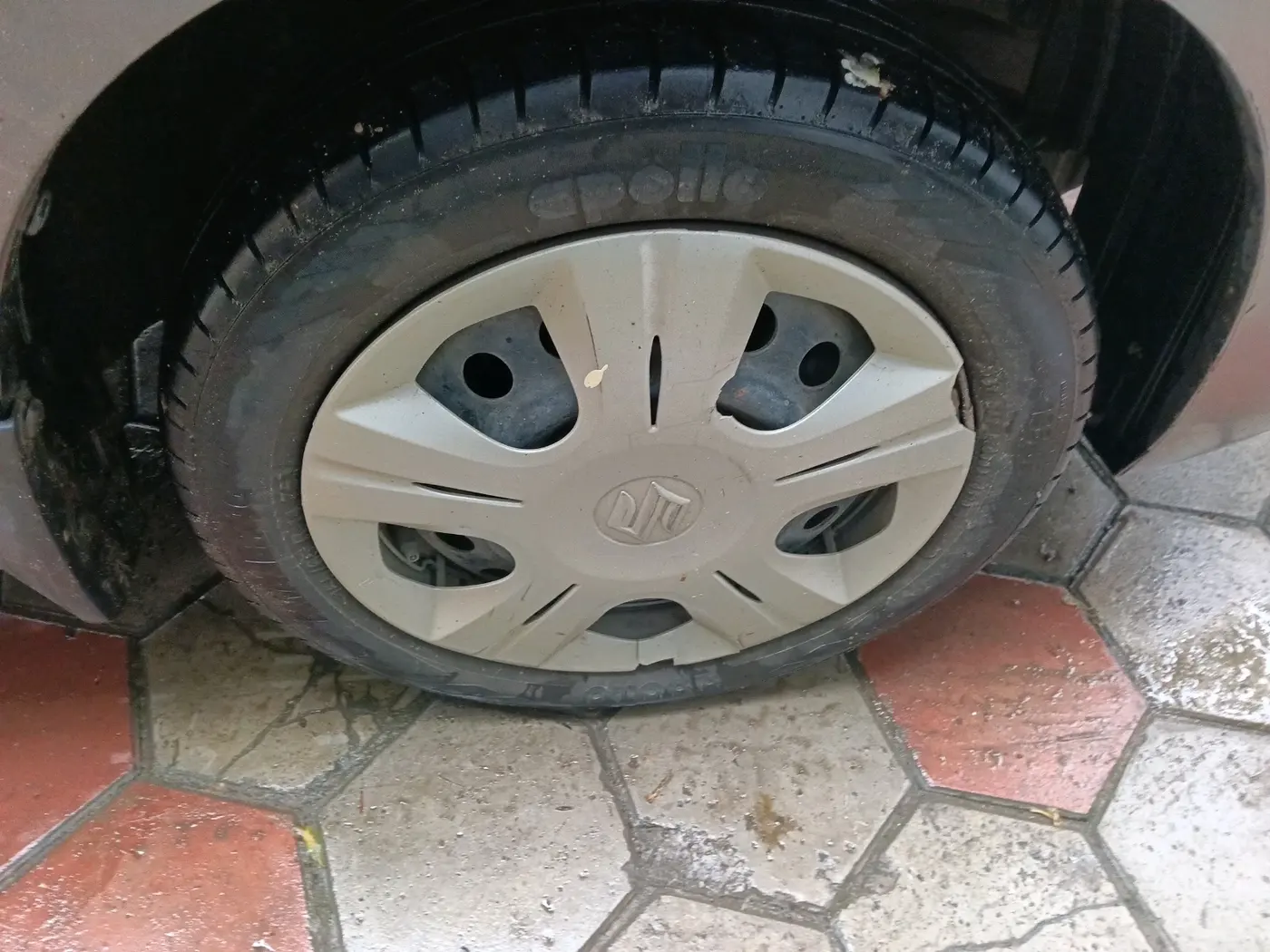2013 Maruti Wagon R 1.0 VXI, Petrol, Manual, 67,026 km, tyre